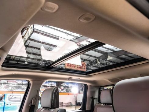 Used 2025 RAM 1500 Laramie w/ Laramie Southwest Edition AWD/4WD image 7