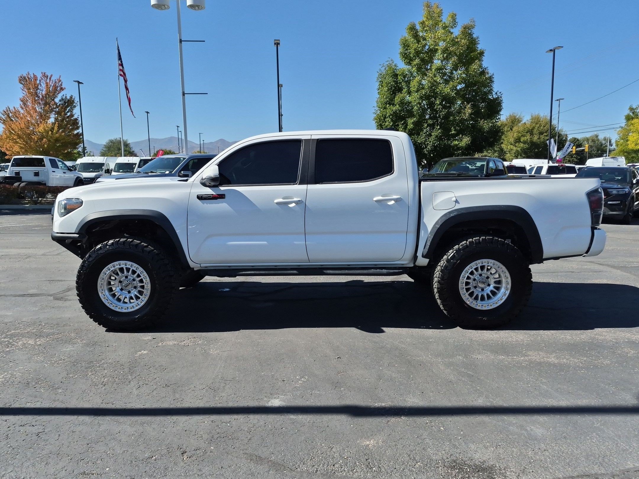 Used 2021 Toyota Tacoma TRD Pro AWD/4WD image 9