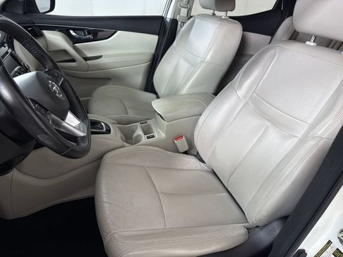 Used 2019 Nissan Rogue Sport FWD image 11