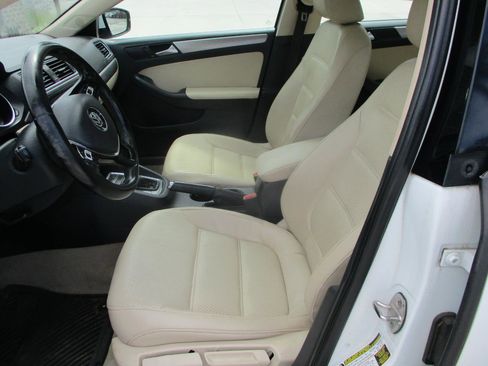 Used 2015 Volkswagen Jetta SE FWD image 13