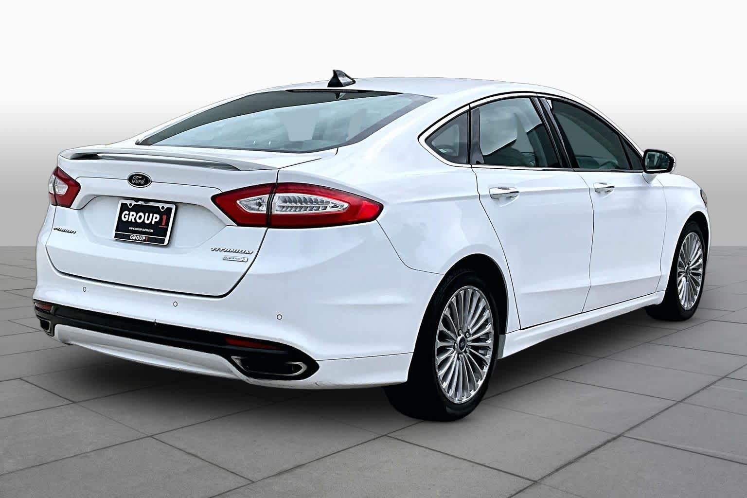 Used 2016 Ford Fusion Titanium FWD image 11