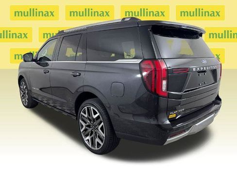 Certified 2025 Ford Expedition Platinum w/ Platinum Ultimate Package AWD/4WD image 4