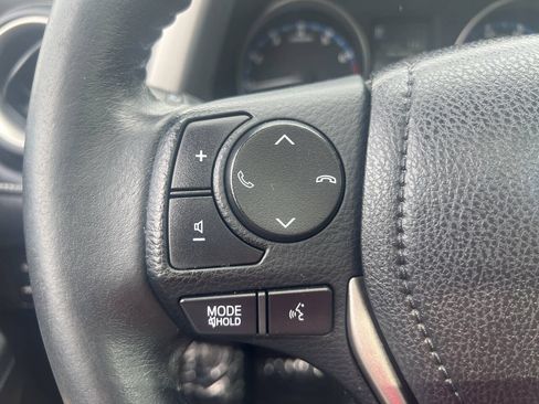 Used 2018 Toyota RAV4 XLE AWD/4WD image 29
