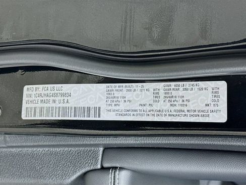 New 2025 Jeep Grand Cherokee Laredo X w/ Luxury Tech Group I AWD/4WD image 30