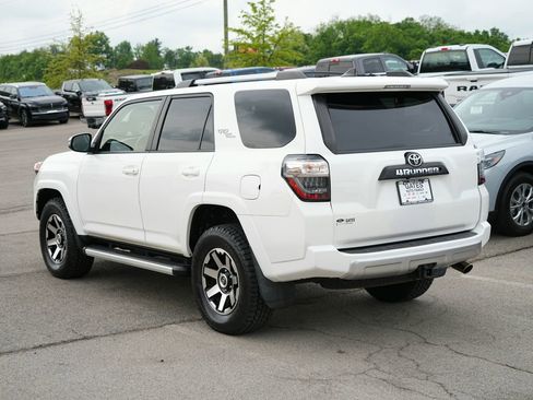 Used 2018 Toyota 4Runner TRD Off-Road Premium AWD/4WD image 7