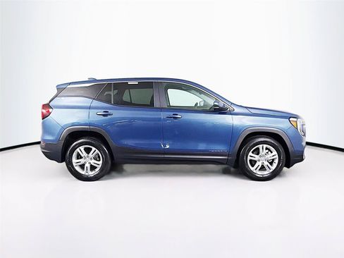 Used 2024 GMC Terrain SLE AWD/4WD image 12