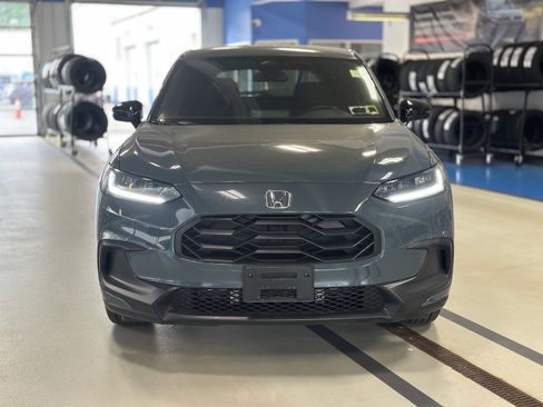 Used 2025 Honda HR-V Sport image 2