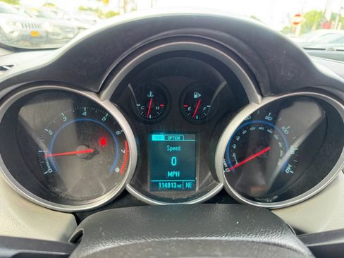 Used 2013 Chevrolet Cruze LS FWD image 15