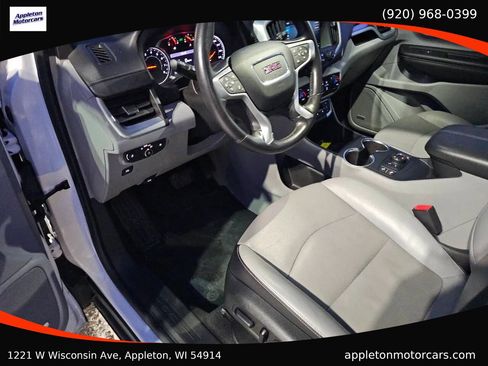 Used 2022 GMC Terrain SLT w/ Infotainment Package II image 12