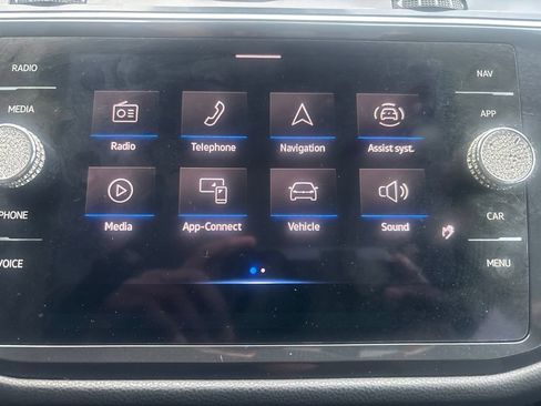 Used 2021 Volkswagen Tiguan SEL AWD/4WD image 43