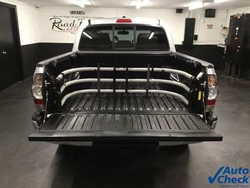 Used 2011 Toyota Tacoma 4x4 Double Cab w/ TRD Sport Pkg image 12