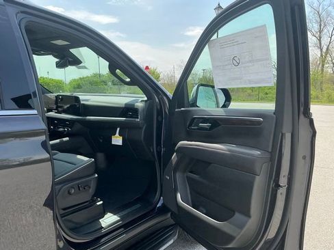 New 2026 Chevrolet Tahoe Premier w/ Sun And Tow Package AWD/4WD image 17