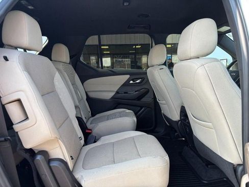 Used 2022 Chevrolet Traverse LT image 10