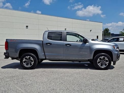Used 2022 Chevrolet Colorado Z71 w/ Safety Package AWD/4WD image 10