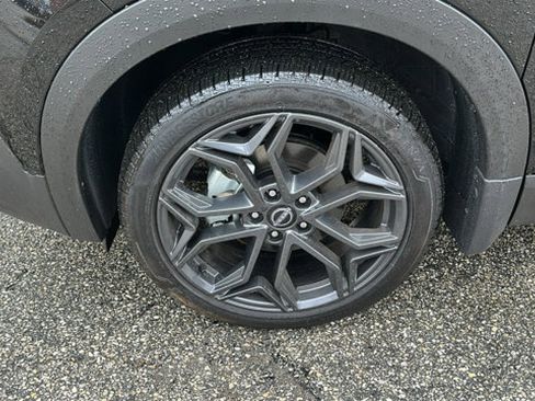 New 2025 Nissan Kicks SR w/ SR Premium Package image 6