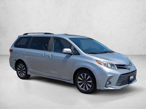Used 2019 Toyota Sienna Limited Premium AWD/4WD image 3