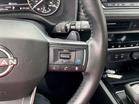 Used 2025 Nissan Rogue SV image 24