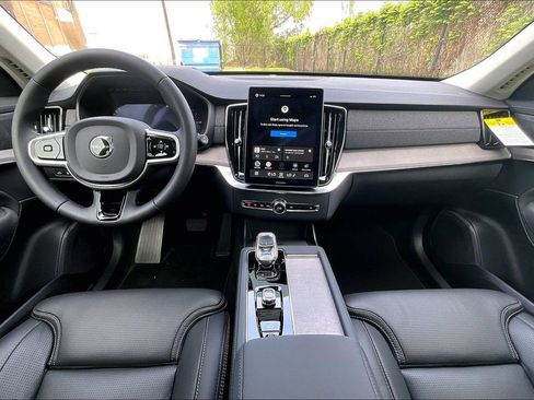 New 2026 Volvo XC90 T8 Ultra w/ Lounge Package AWD/4WD image 9