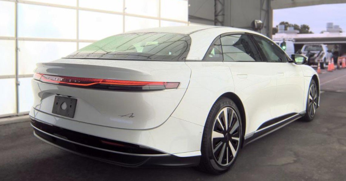 Used 2024 Lucid Air Pure RWD image 1