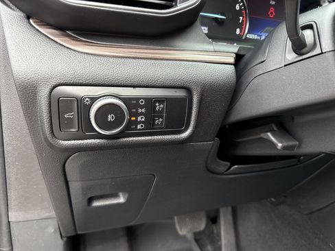 Used 2024 Ford Explorer Limited RWD image 18