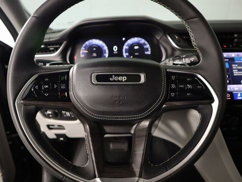 Used 2023 Jeep Grand Cherokee L Overland w/ Trailer Tow Group (B) image 3