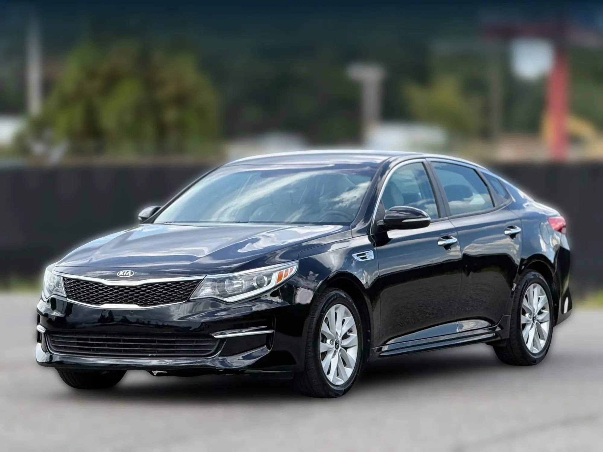 Used 2018 Kia Optima LX w/ 17" Alloy Wheels Package FWD image 6
