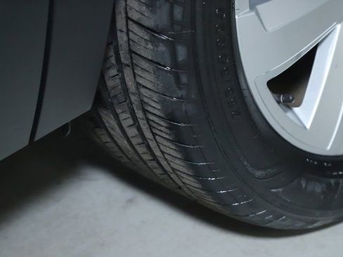 Used 2022 Volkswagen Atlas Cross Sport SE image 38