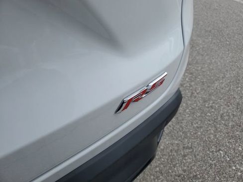 New 2026 Chevrolet Trax RS w/ Sunroof Package FWD image 8