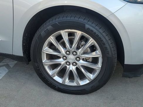 Used 2020 Buick Enclave Premium w/ Sun and Sites Package AWD/4WD image 5