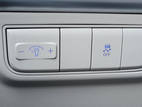 Certified 2025 Hyundai Tucson SE FWD image 19