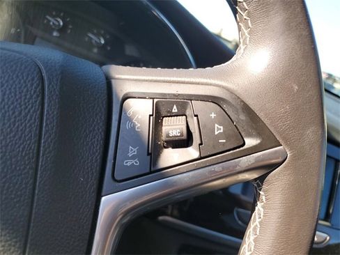 Used 2022 Buick Encore Preferred image 12