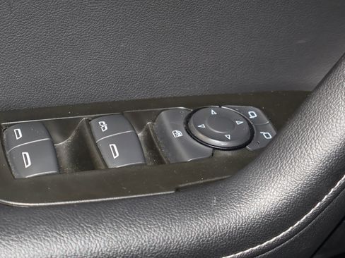 Used 2025 Chevrolet Blazer LT image 33