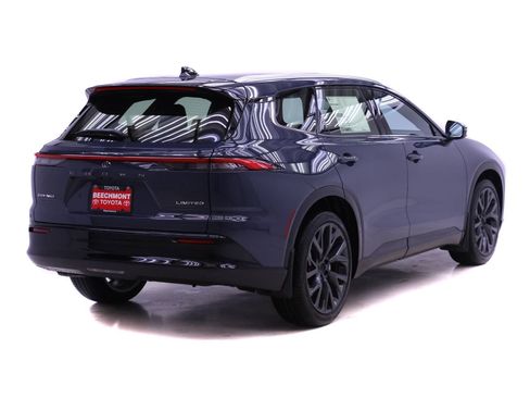 New 2025 Toyota Crown Signia Limited image 2