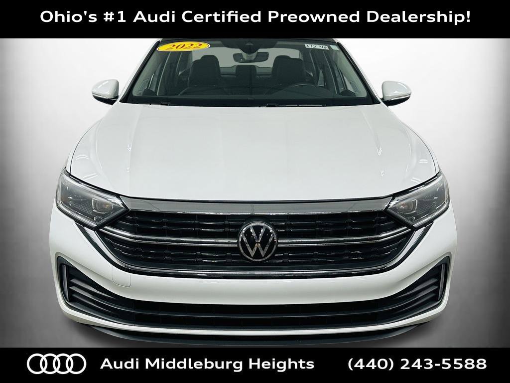 Used 2022 Volkswagen Jetta SEL FWD image 2