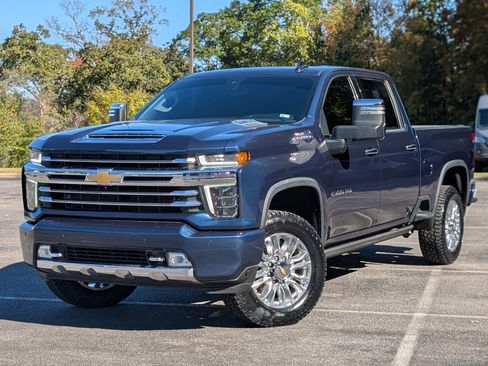 Used 2021 Chevrolet Silverado 2500 High Country w/ Z71 Off-Road Package image 4