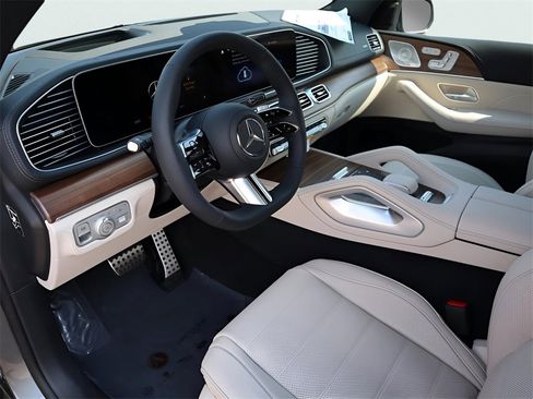 New 2026 Mercedes-Benz GLS 450 4MATIC image 33