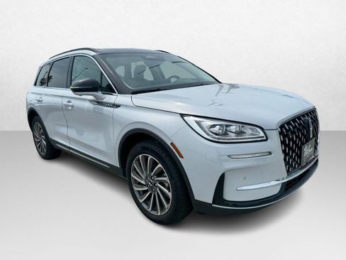 Certified 2025 Lincoln Corsair Reserve w/ Equipment Group 202A AWD/4WD image 3