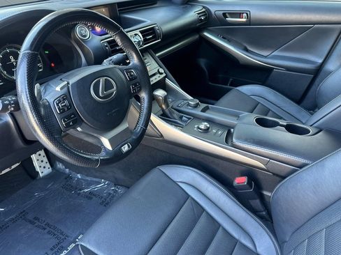 Used 2018 Lexus IS 300 F Sport image 4