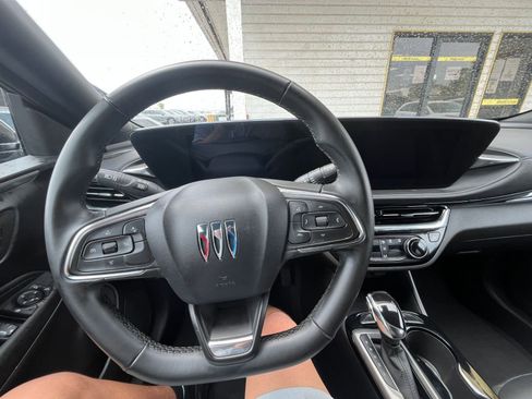 Used 2025 Buick Envista Sport Touring image 33
