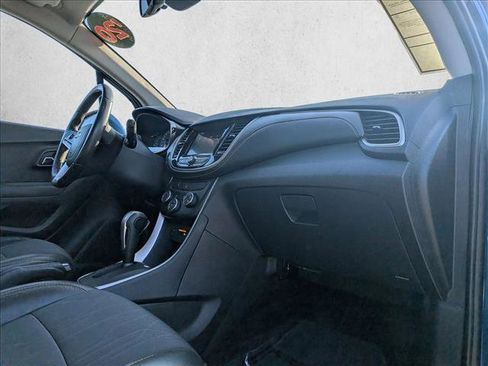 Used 2020 Chevrolet Trax LT w/ Driver Confidence Package image 21