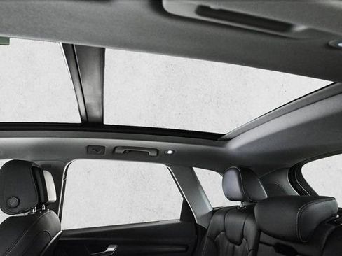 Certified 2024 Audi Q5 e Premium Plus image 20