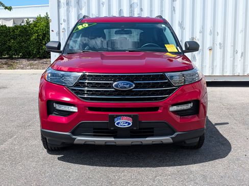 Used 2020 Ford Explorer XLT w/ Equipment Group 202A image 8