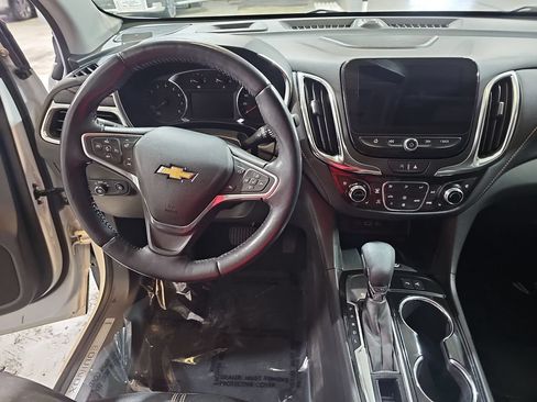 Used 2022 Chevrolet Equinox Premier FWD image 16