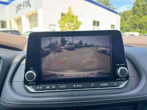 Used 2023 Nissan Rogue SV FWD image 31