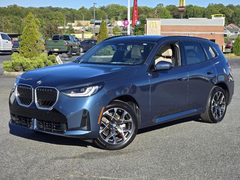 Used 2025 BMW X3 xDrive30i w/ M Sport Package image 2