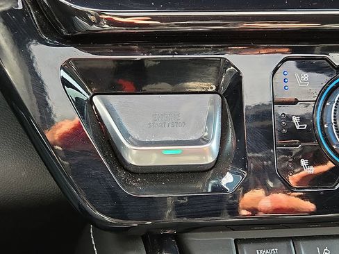 Used 2024 GMC Sierra 2500 AT4X image 30