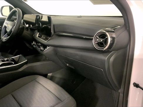 Used 2026 Chevrolet Equinox LT FWD image 17
