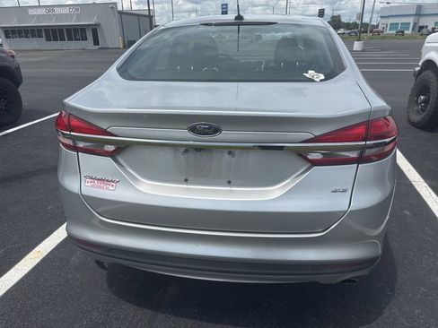 Used 2018 Ford Fusion SE FWD image 5