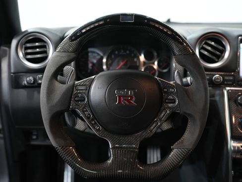 Used 2009 Nissan GT-R Premium image 35