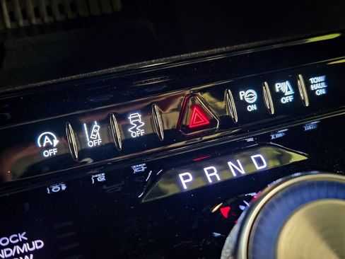 New 2026 Jeep Grand Wagoneer 4WD image 31